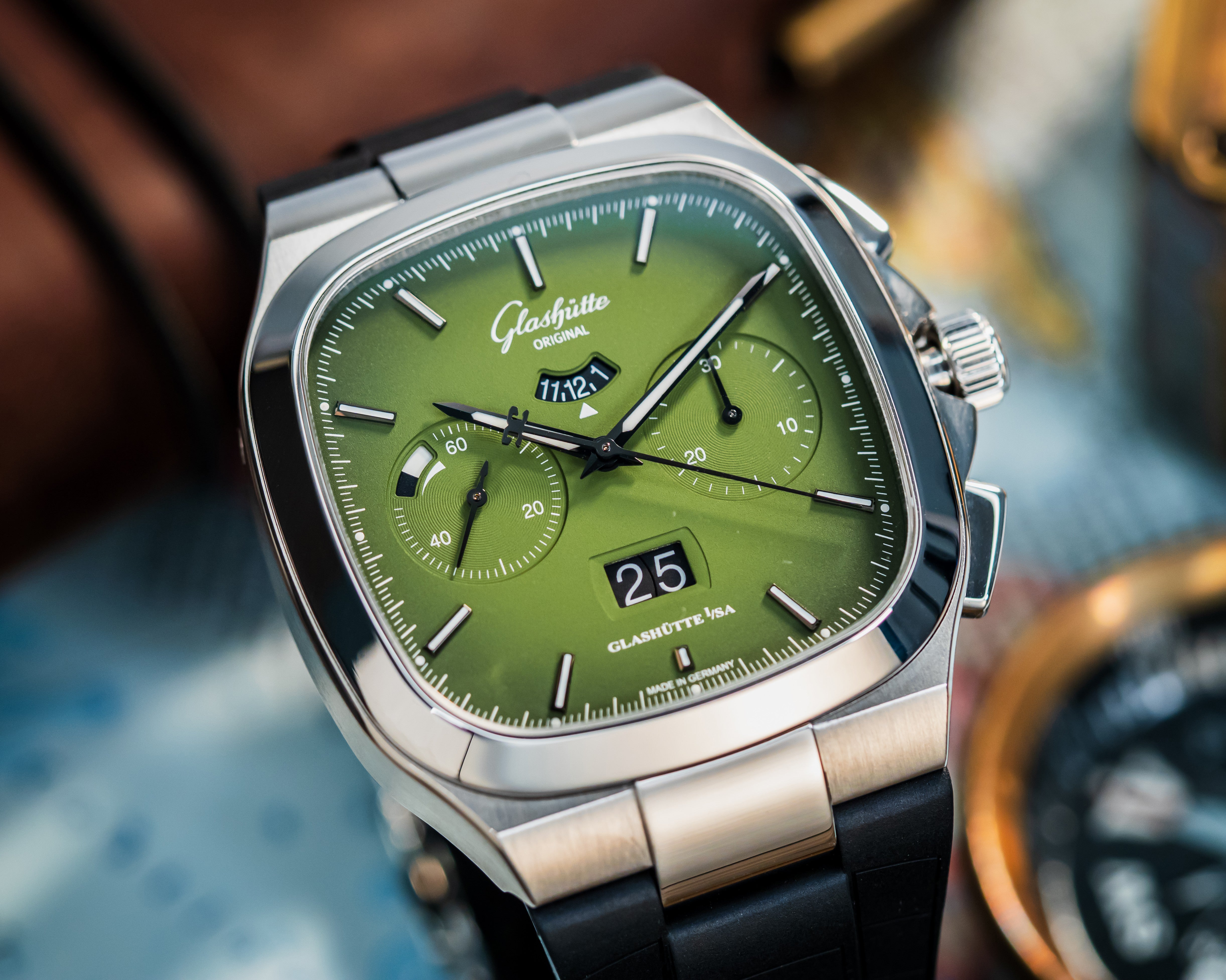GLASHÜTTE ORIGINAL SEVENTIES CHRONOGRAPH PANORAMA DATE 1-37-02-09-02-63