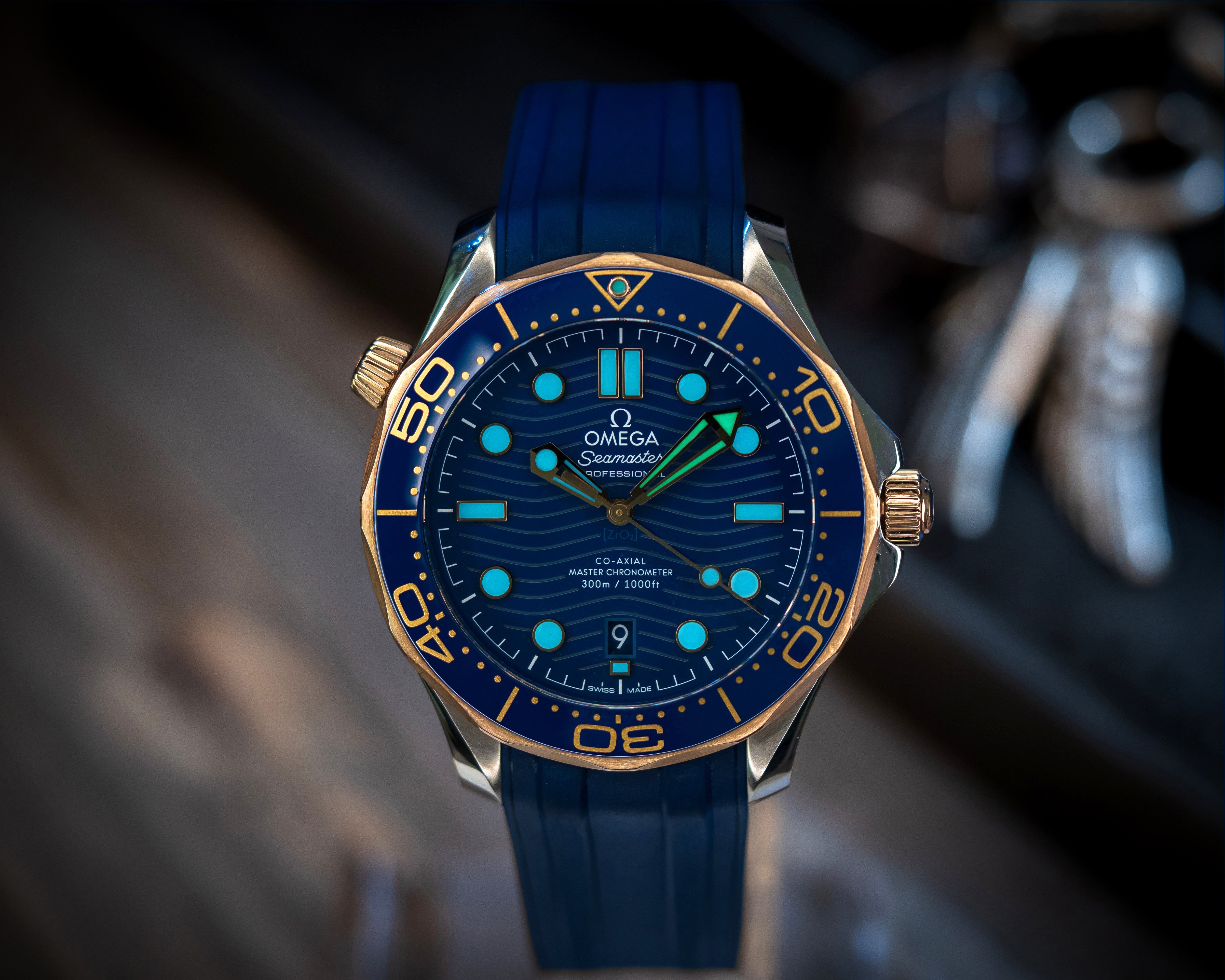 Omega Seamaster Diver 300M Steel Sedna Gold Blue 210.22.42.20.03.002