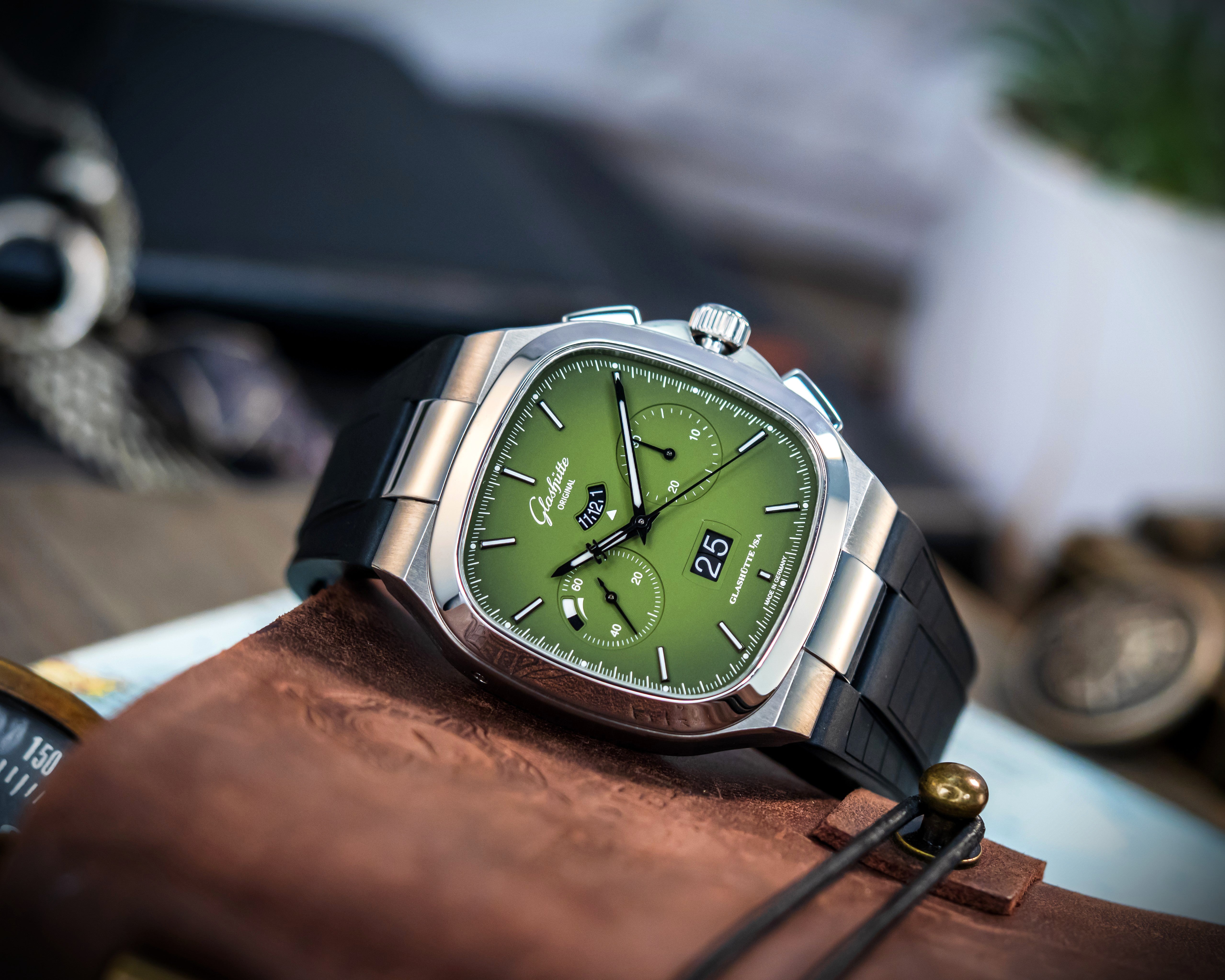 GLASHÜTTE ORIGINAL SEVENTIES CHRONOGRAPH PANORAMA DATE 1-37-02-09-02-63