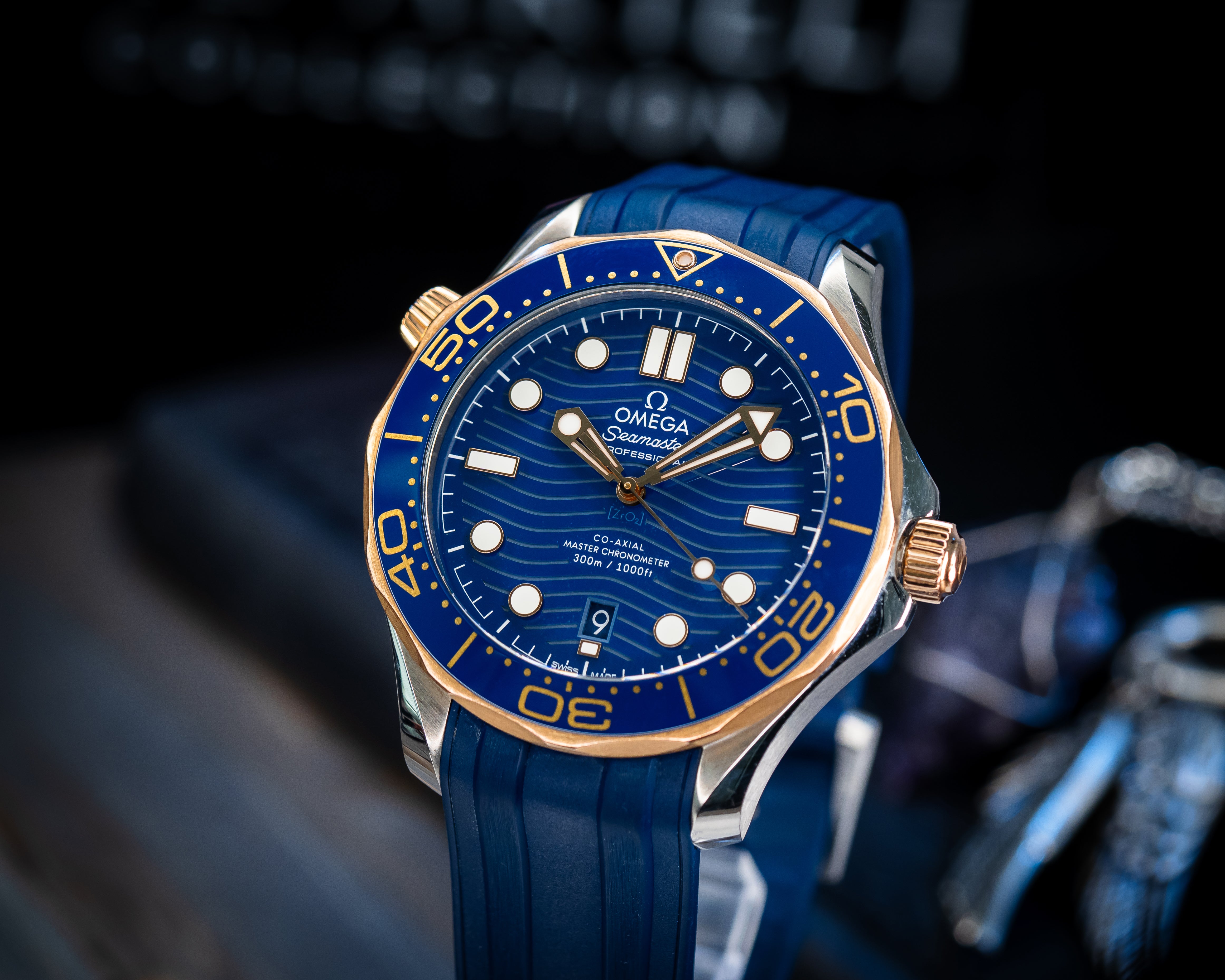 Omega Seamaster Diver 300M Steel Sedna Gold Blue 210.22.42.20.03.002