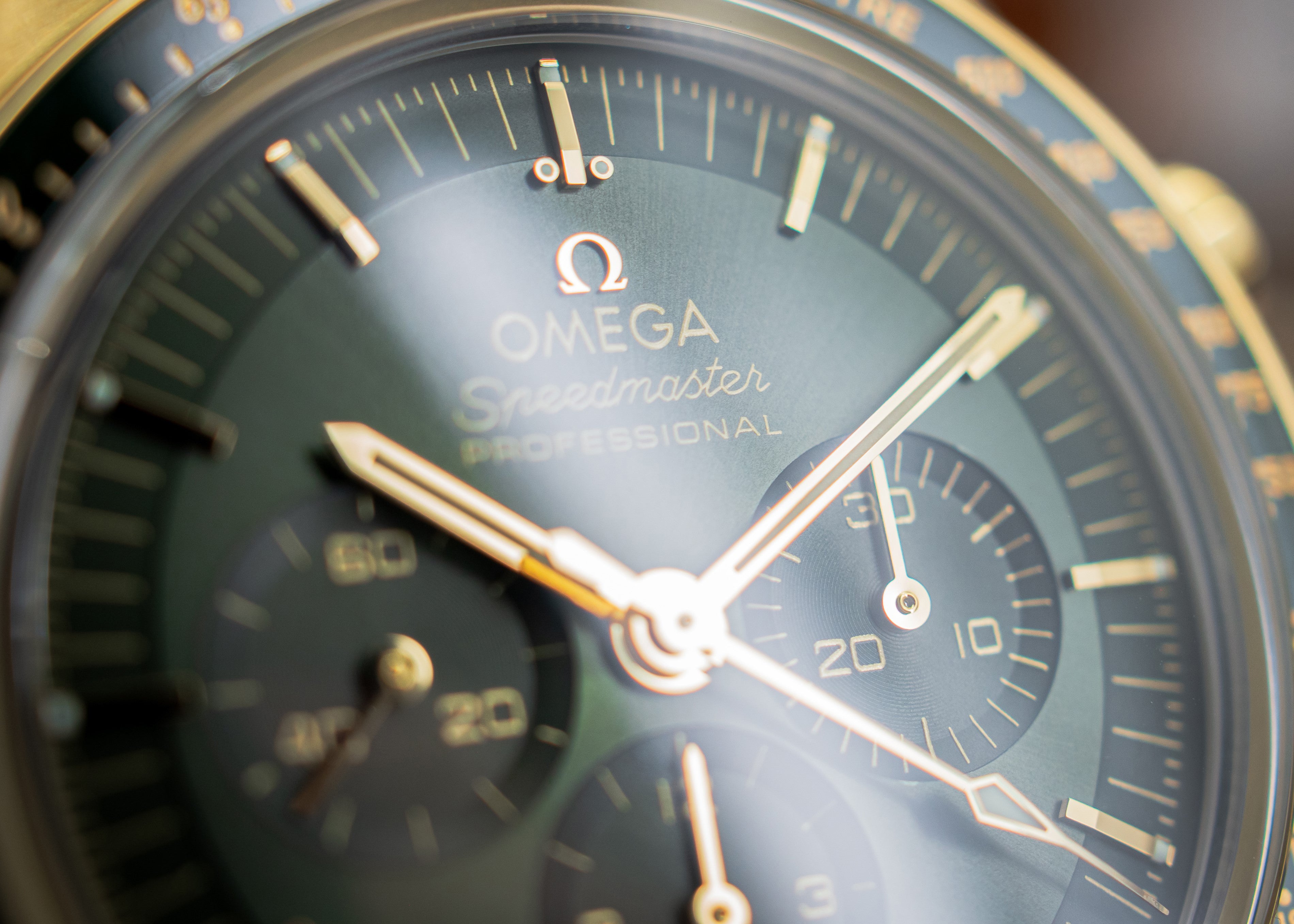 Omega Speedmaster Moonshine Gold Green Dial - 310.60.42.50.10.001