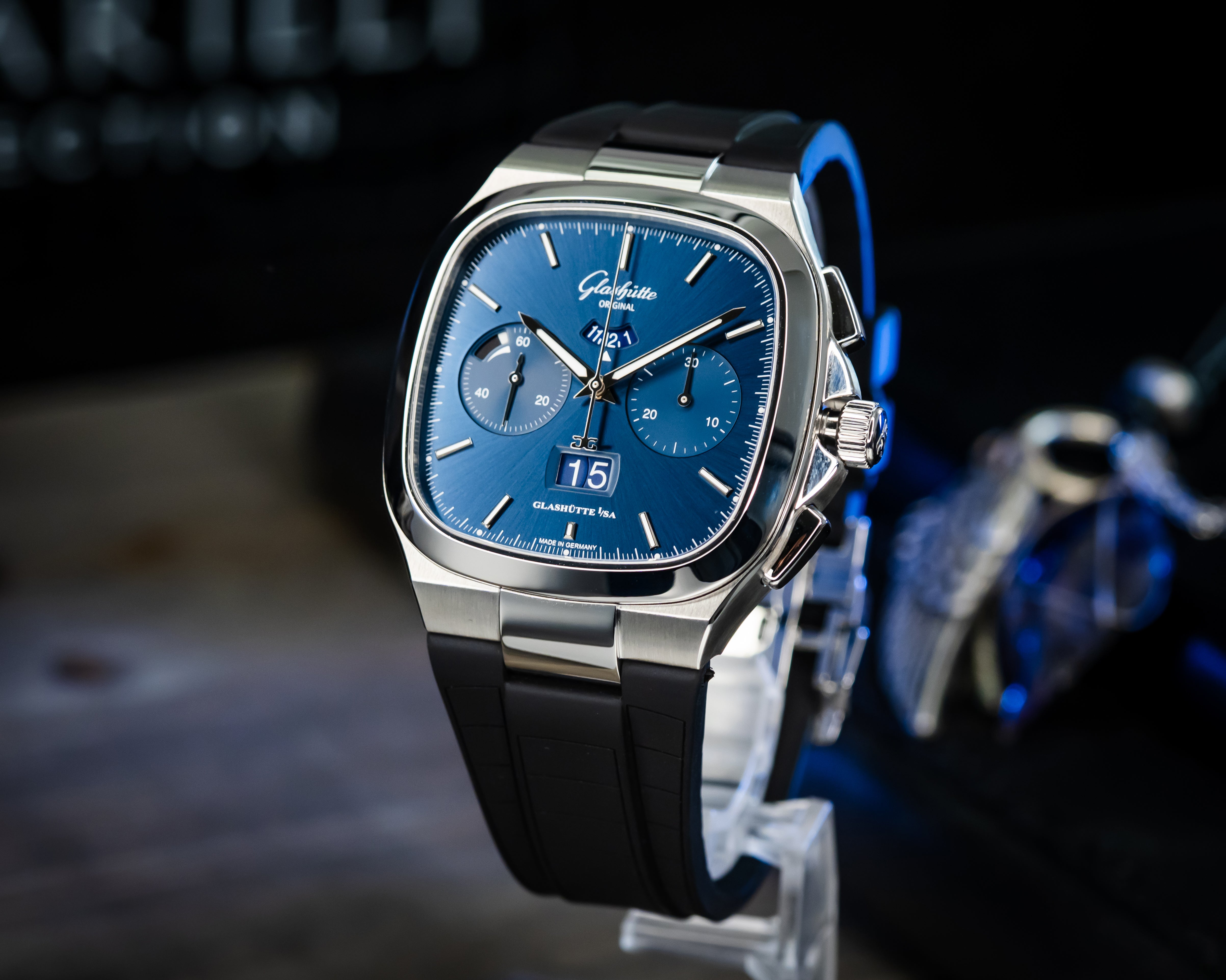GLASHÜTTE ORIGINAL SEVENTIES CHRONOGRAPH PANORAMA DATE 1-37-02-08-02-63