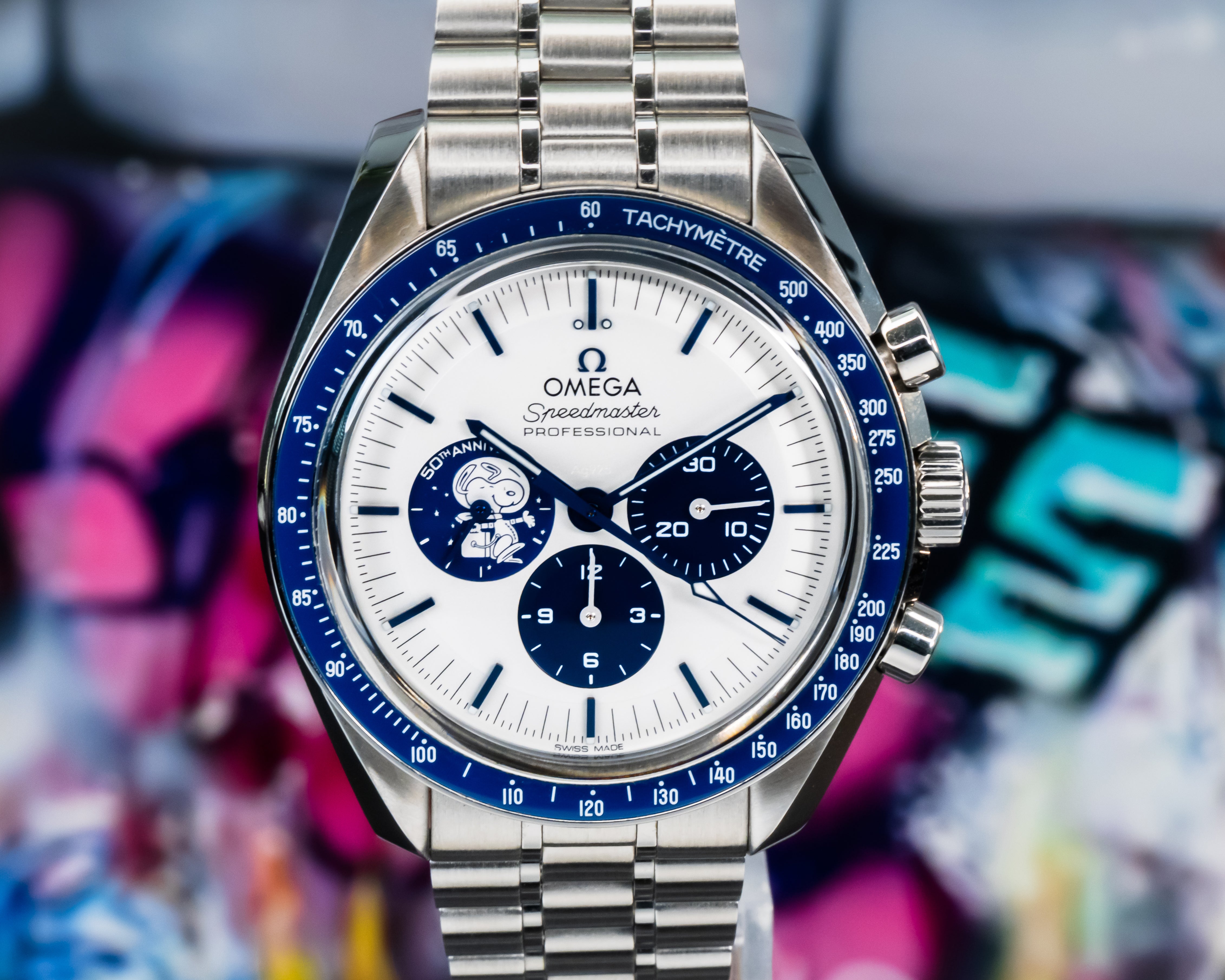 Omega Speedmaster Silver Snoopy Award - 310.32.42.50.02.001