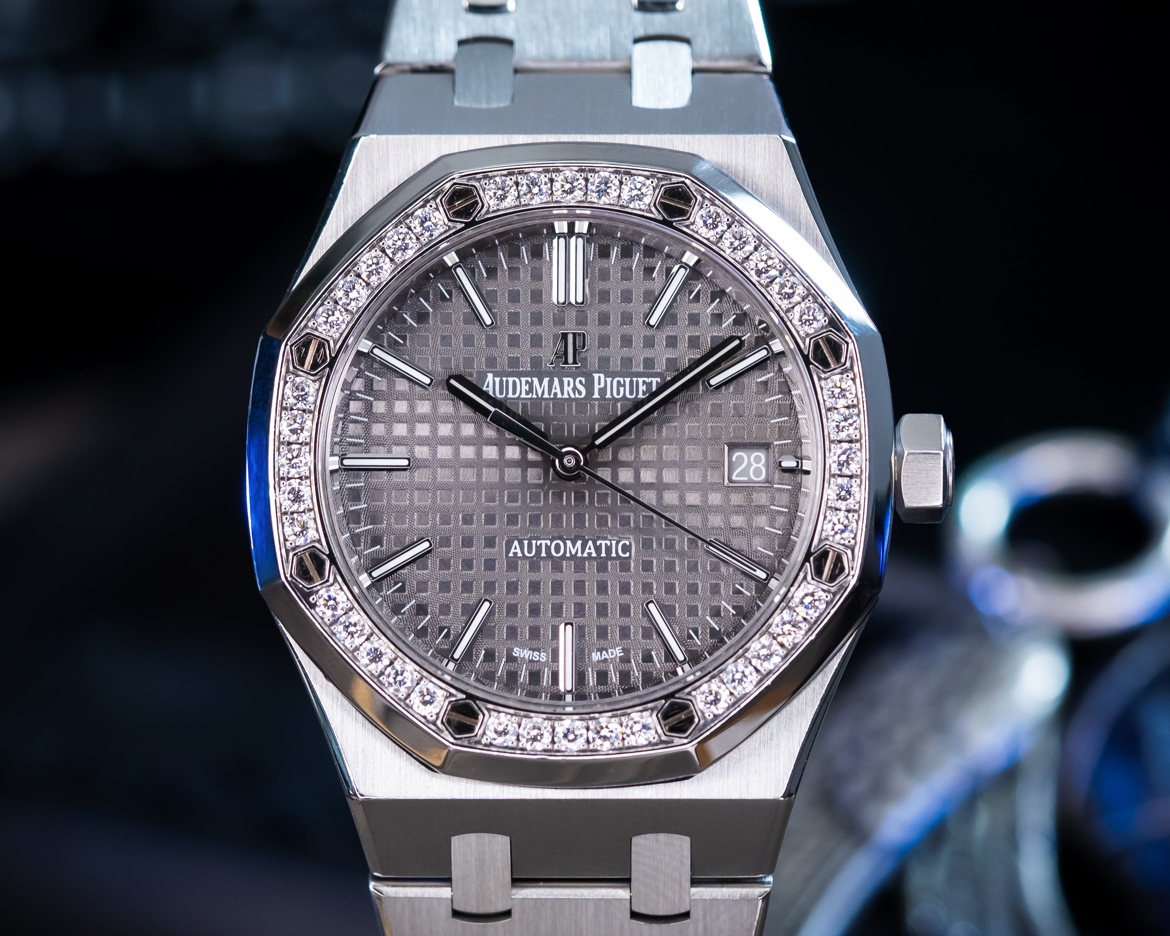 AUDEMARS PIGUET ROYAL OAK SELFWINDING DIAMOND SET RUTHENIUM DIAL 15451ST.ZZ.1256ST.02