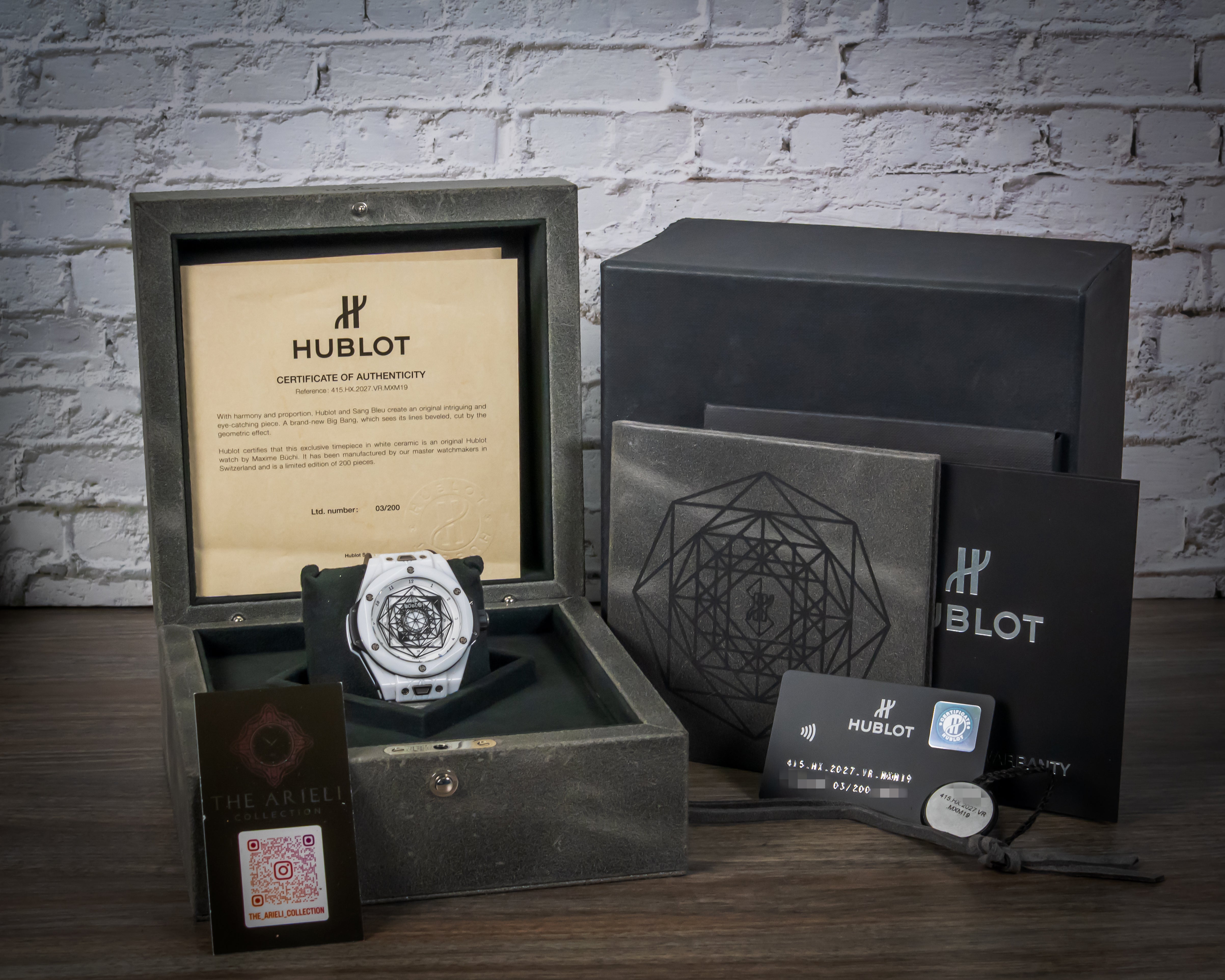 HUBLOT BIG BANG UNICO SANG BLEU WHITE CERAMIC 415.HX.2027.VR.MXM19