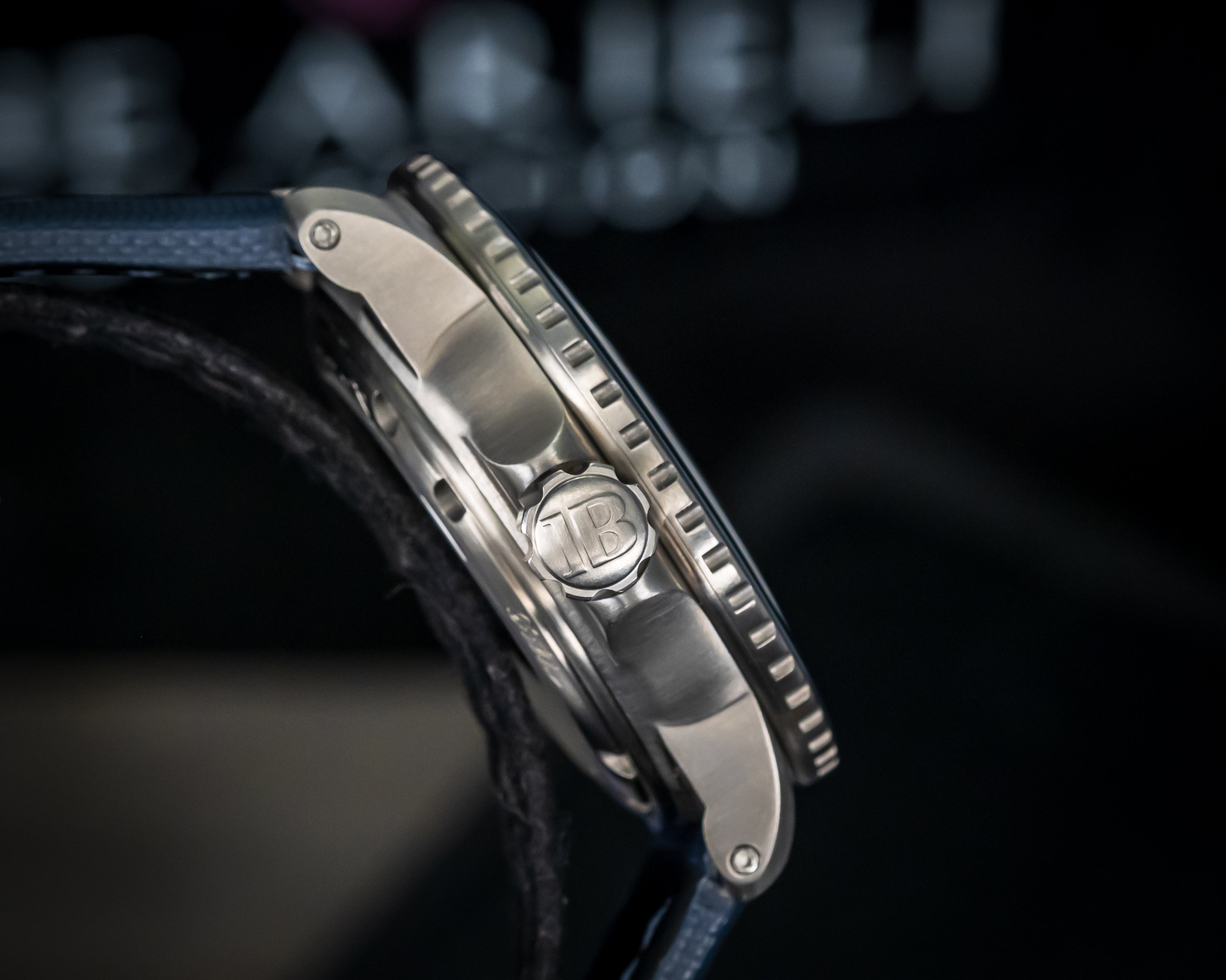 BLANCPAIN FIFTY FATHOMS AUTOMATIQUE BLUE DIAL TITANIUM 5015-12B40-052A