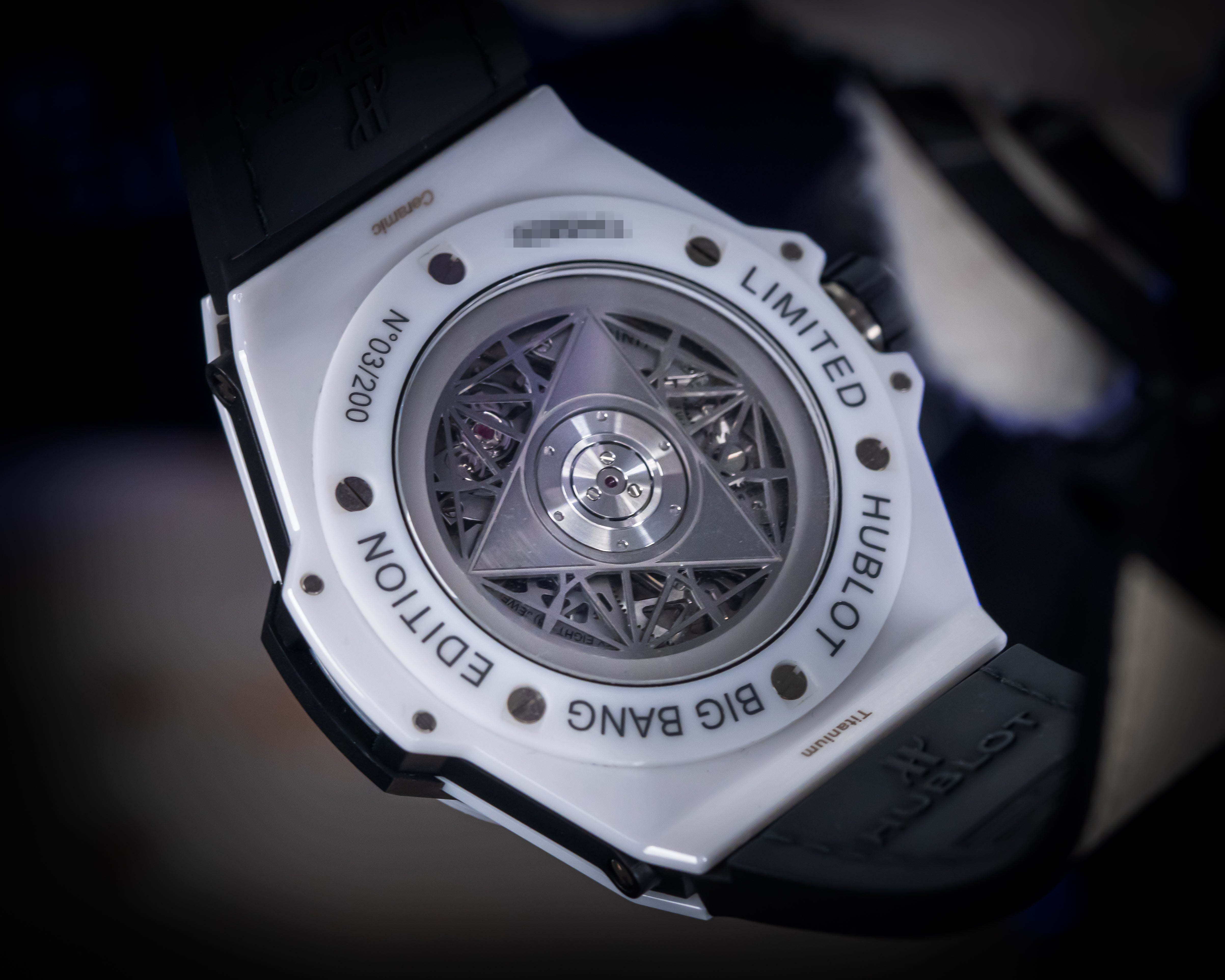 HUBLOT BIG BANG UNICO SANG BLEU WHITE CERAMIC 415.HX.2027.VR.MXM19