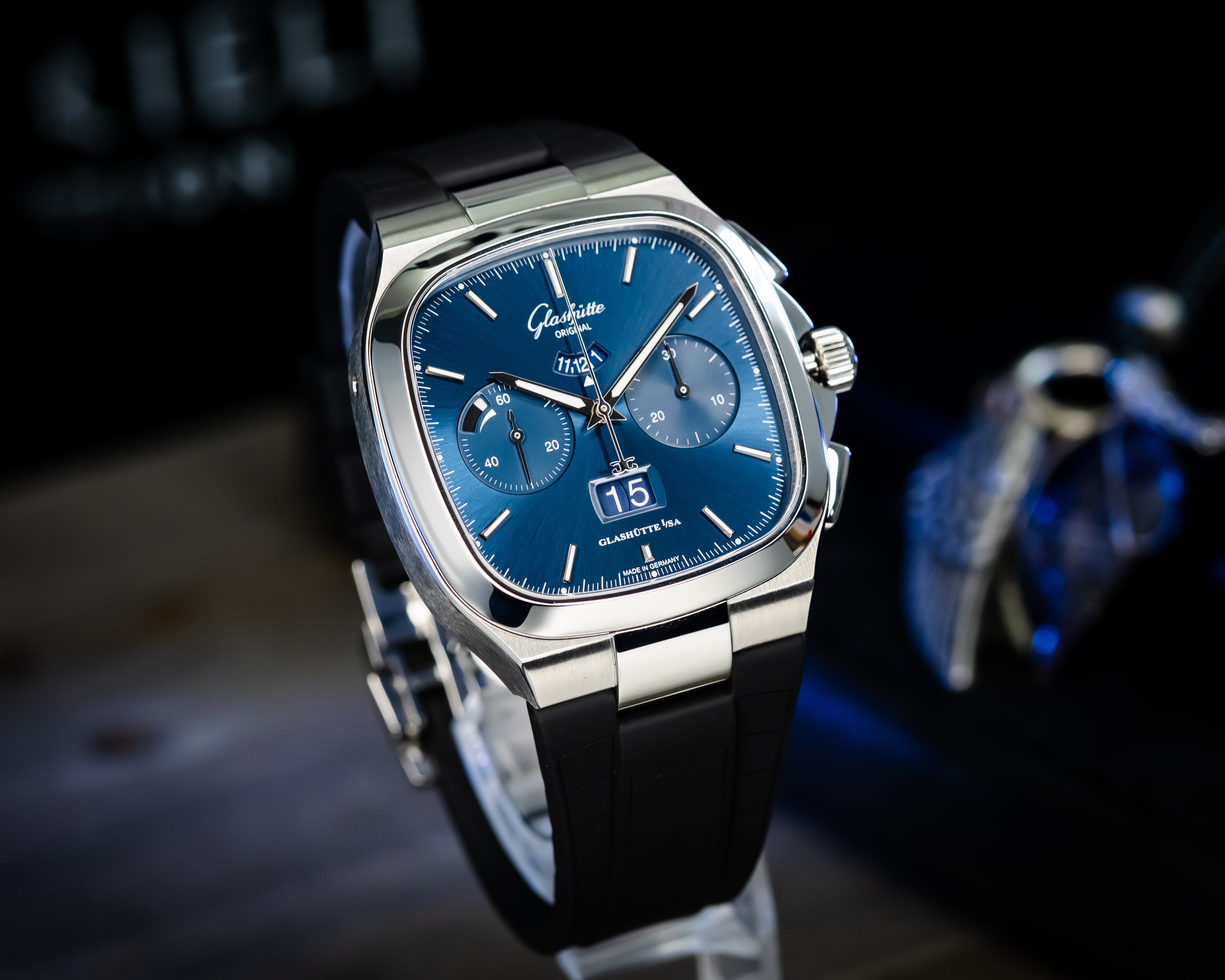 GLASHÜTTE ORIGINAL SEVENTIES CHRONOGRAPH PANORAMA DATE 1-37-02-08-02-63