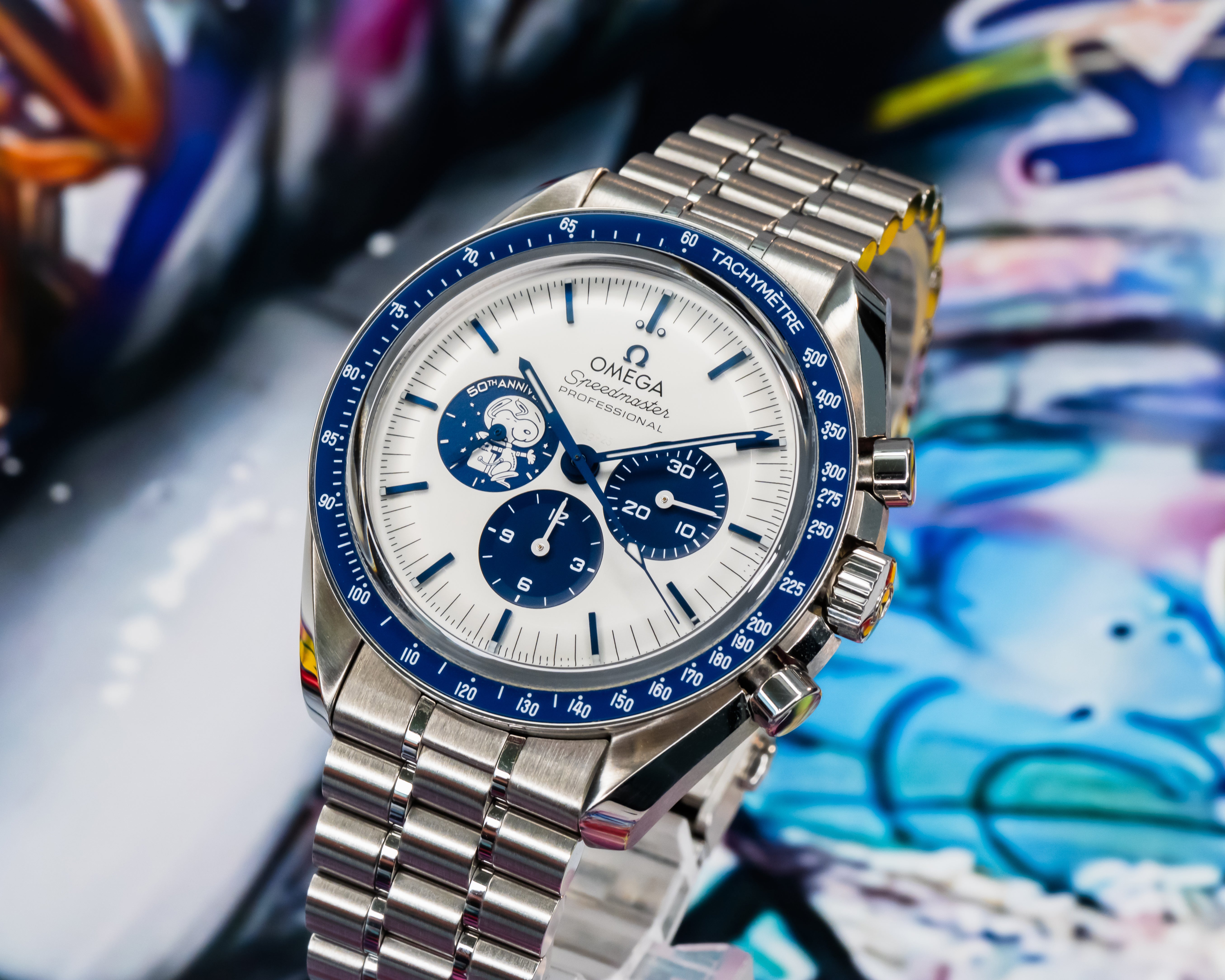 Omega Speedmaster Silver Snoopy Award - 310.32.42.50.02.001