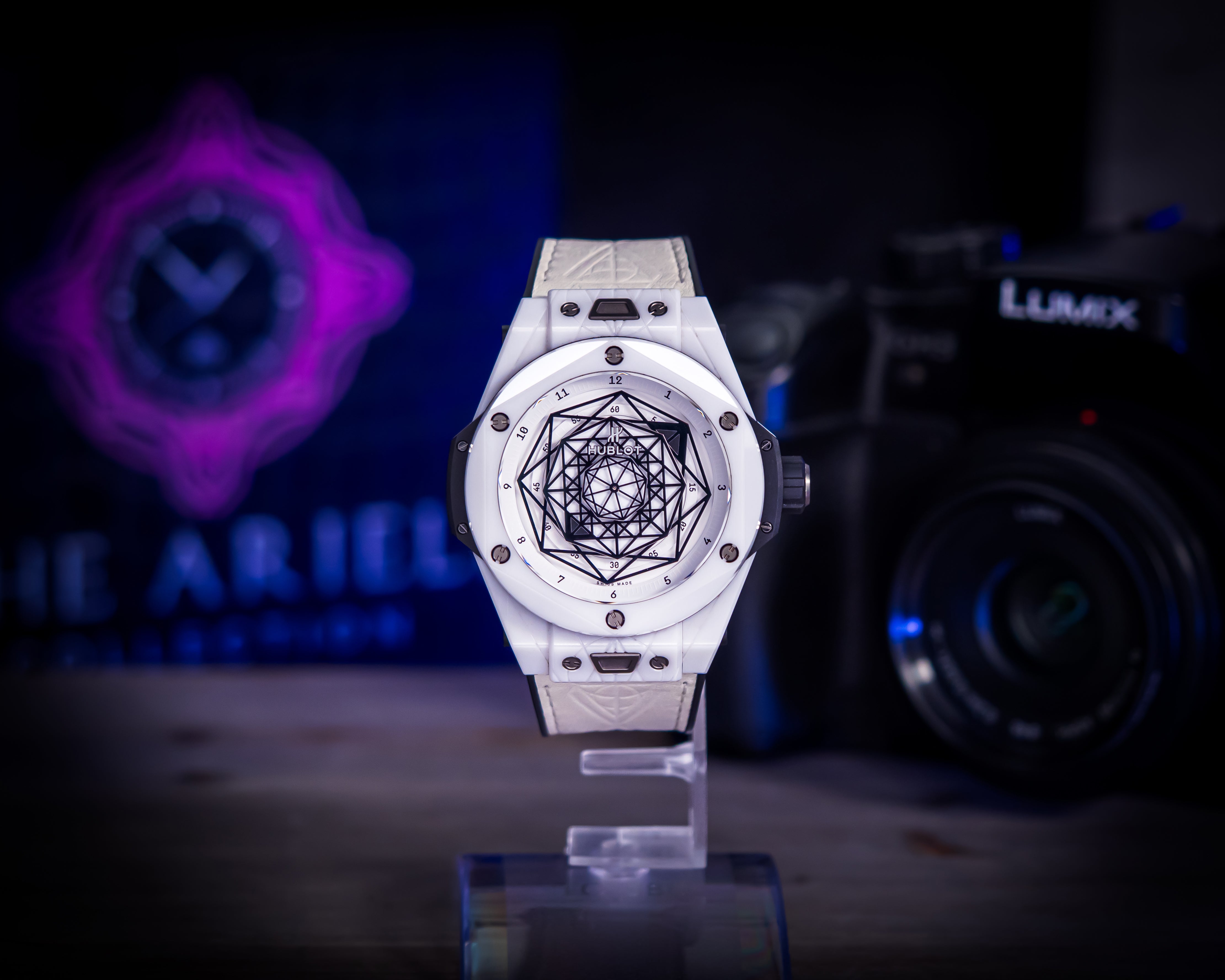 HUBLOT BIG BANG UNICO SANG BLEU WHITE CERAMIC 415.HX.2027.VR.MXM19