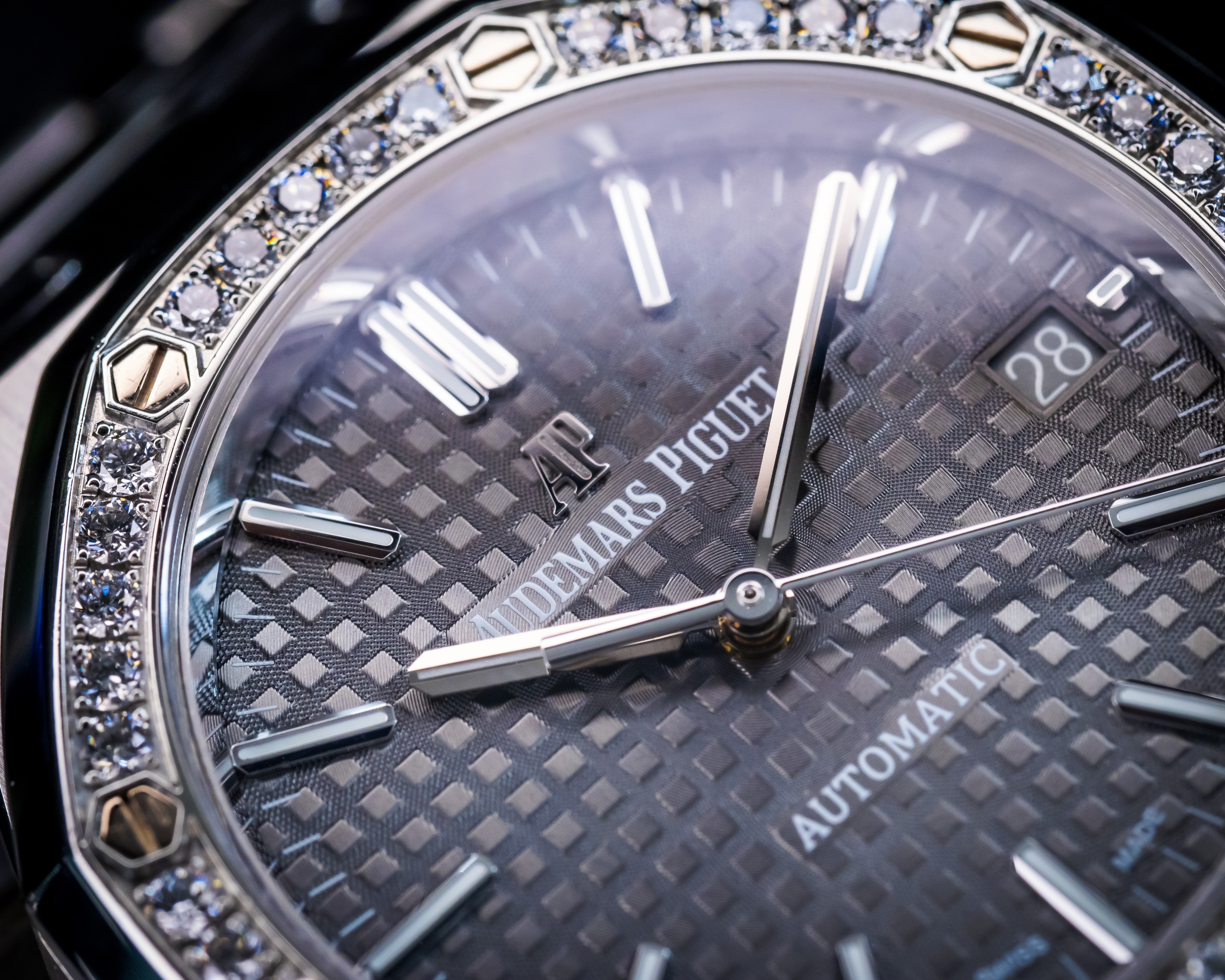 AUDEMARS PIGUET ROYAL OAK SELFWINDING DIAMOND SET RUTHENIUM DIAL 15451ST.ZZ.1256ST.02