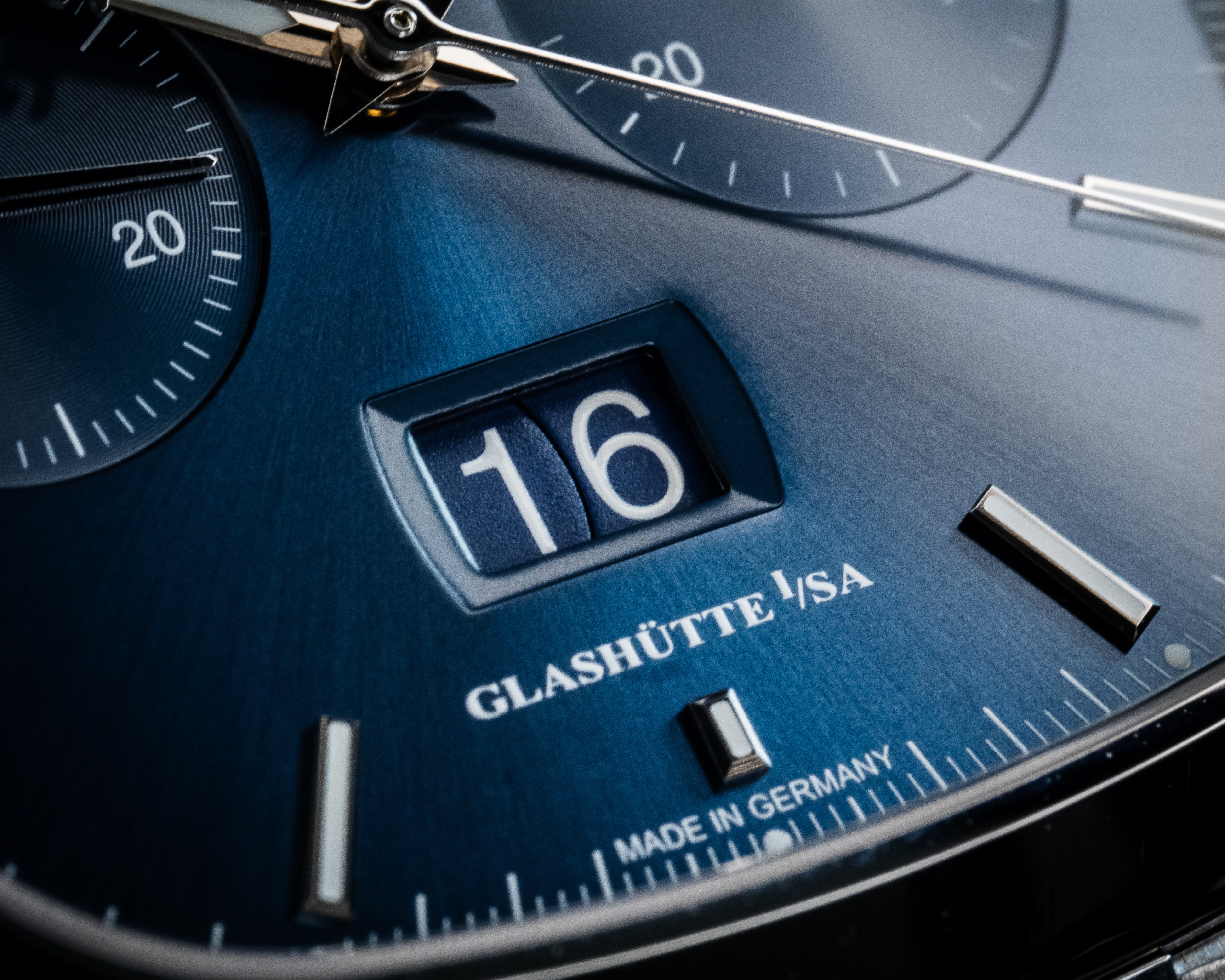 GLASHÜTTE ORIGINAL SEVENTIES CHRONOGRAPH PANORAMA DATE 1-37-02-08-02-63