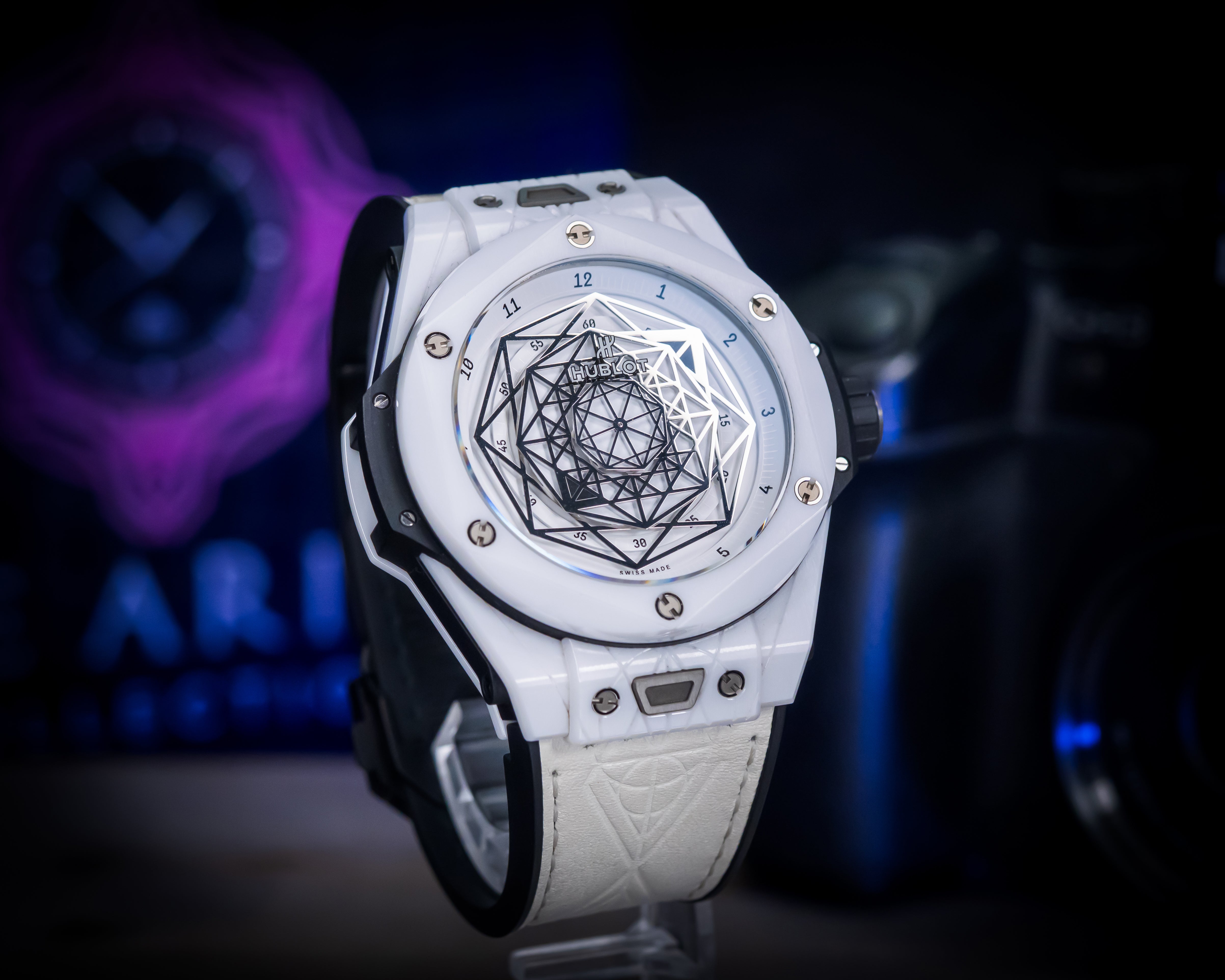 HUBLOT BIG BANG UNICO SANG BLEU WHITE CERAMIC 415.HX.2027.VR.MXM19