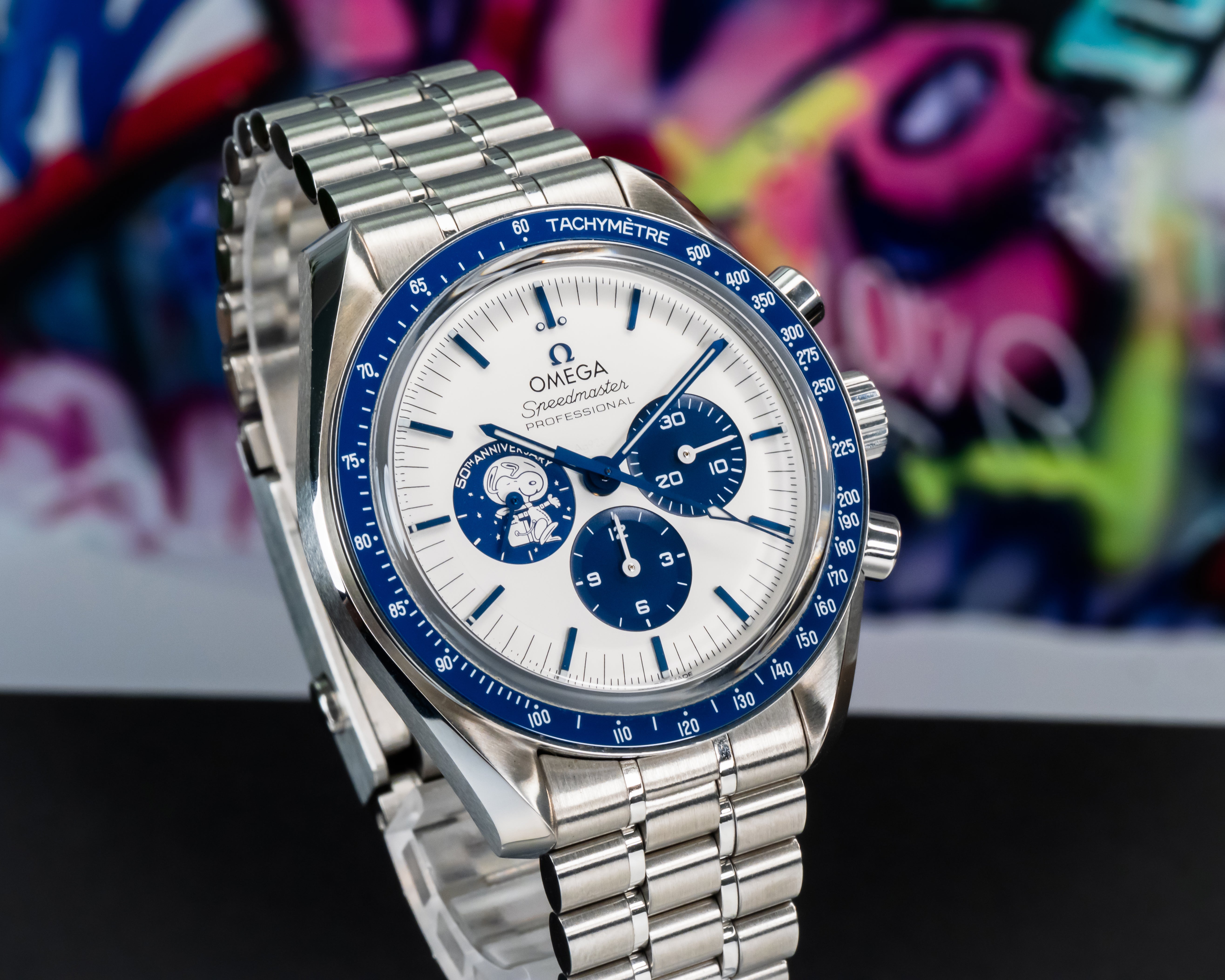 Omega Speedmaster Silver Snoopy Award - 310.32.42.50.02.001